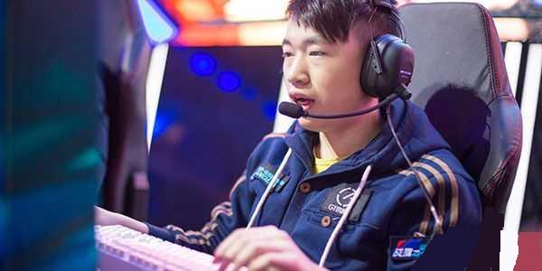 年少成为球 年少成为球