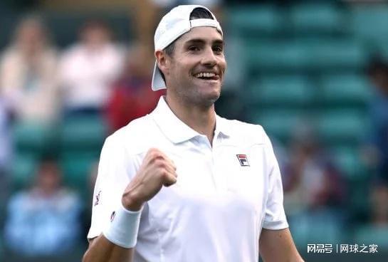 轻运动员提 轻运动员提